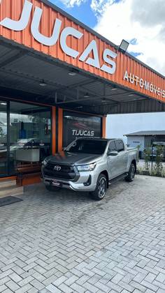 TOYOTA HILUX 2.8 D-4D TURBO DIESEL CD SR 4X4 AUTOMÁTICO